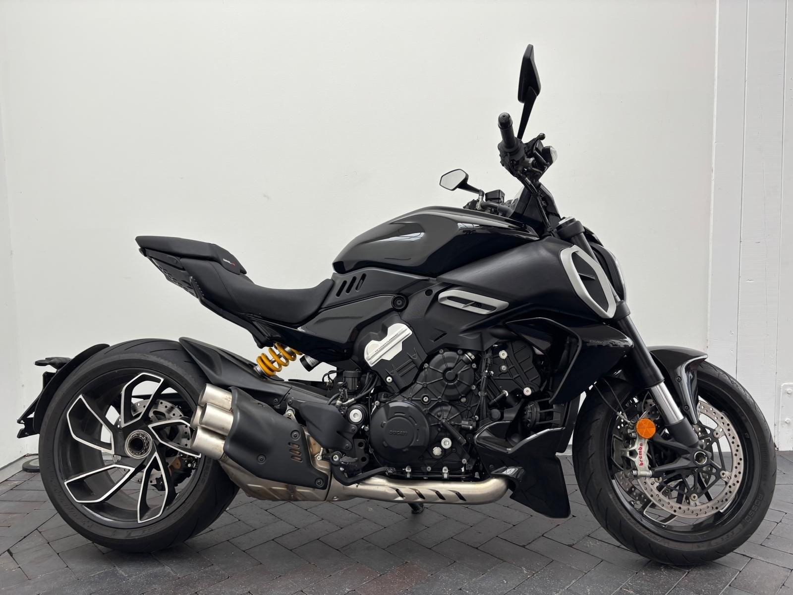 Ducati Diavel V4 geringe Laufleistung, im