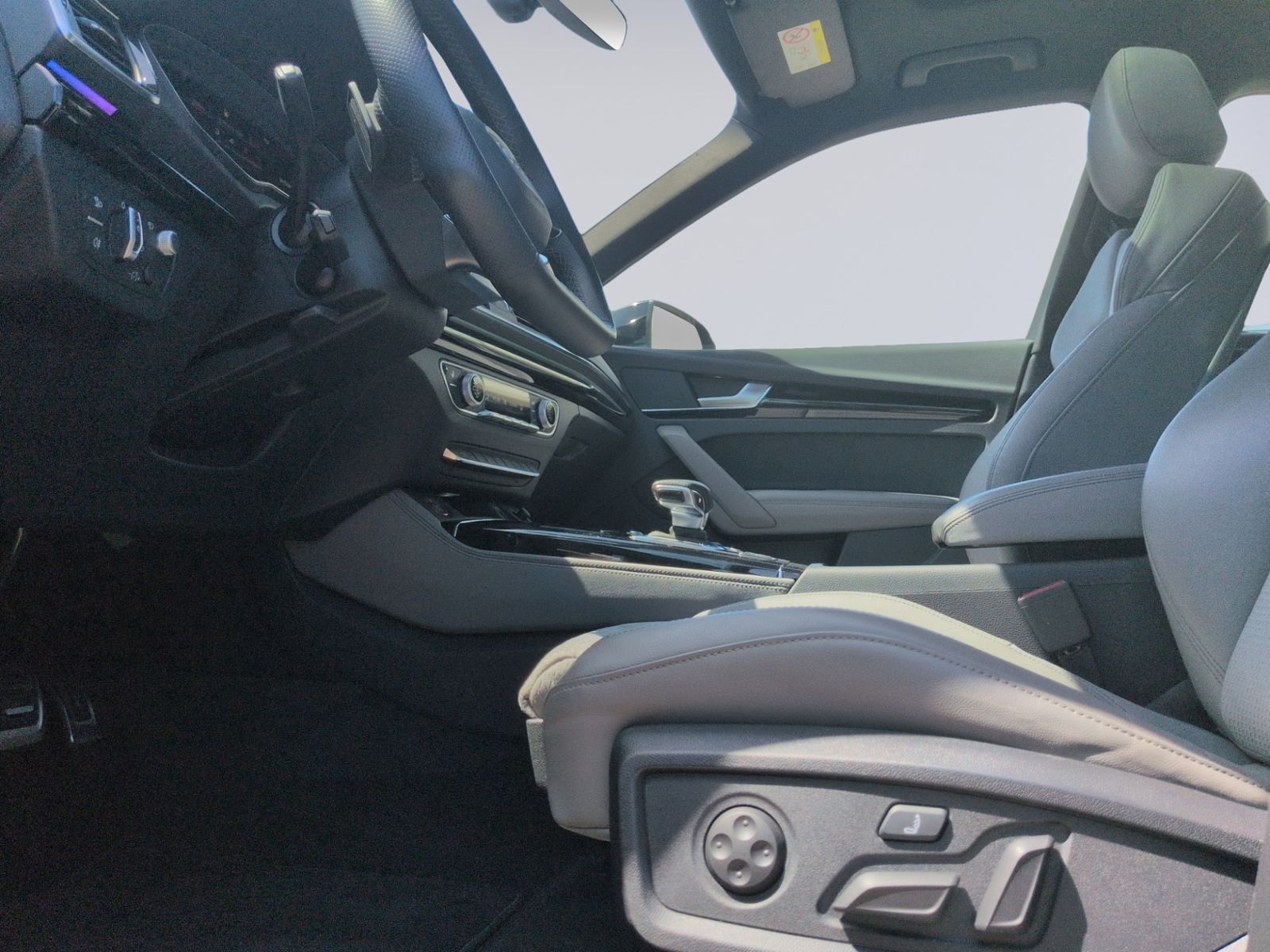 SQ5 3.0 TDI quattro HEAD-UP+LUFT+AHK+KAMERA+PANO