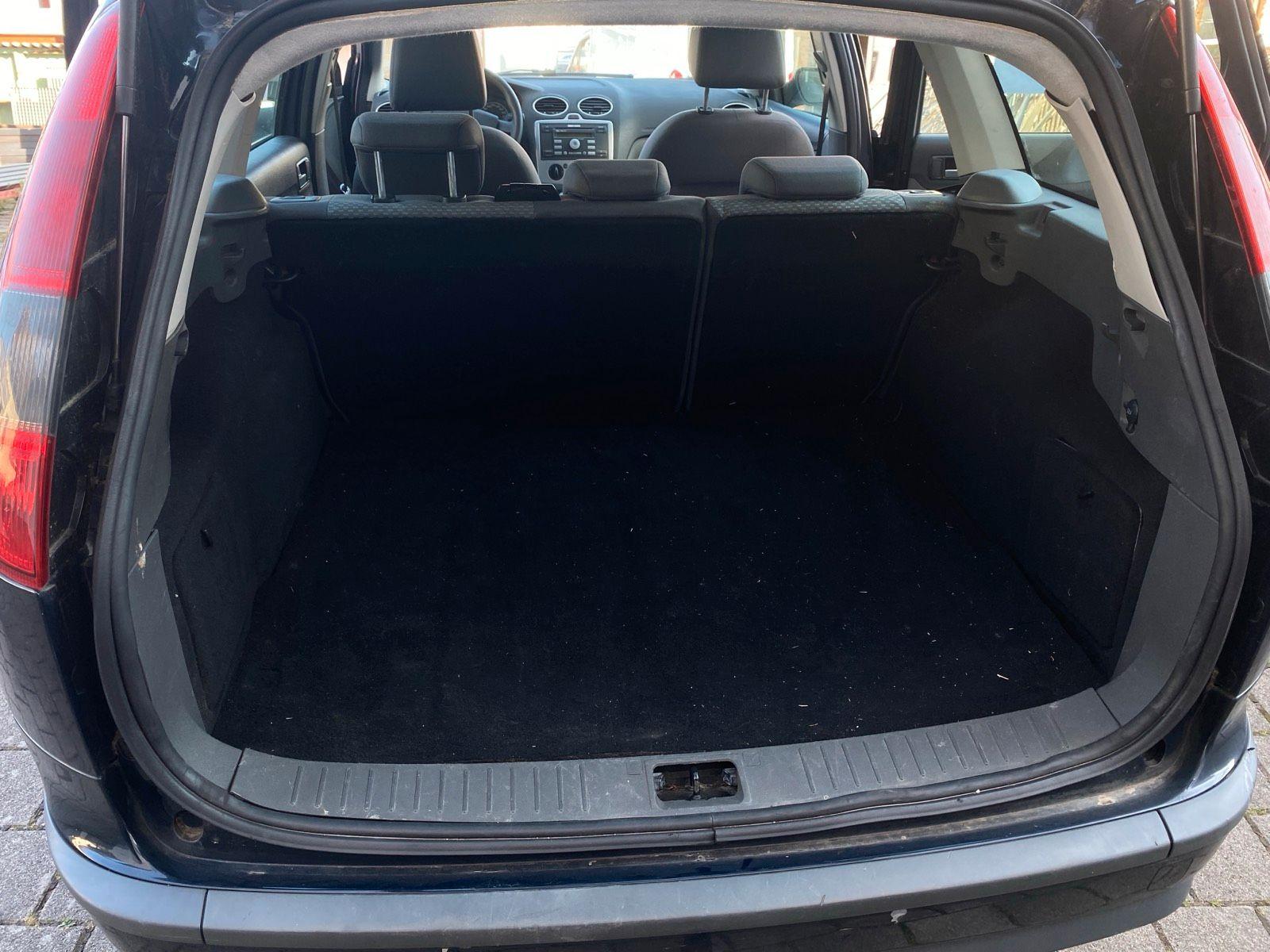 Ford Focus 2005 — photo 9