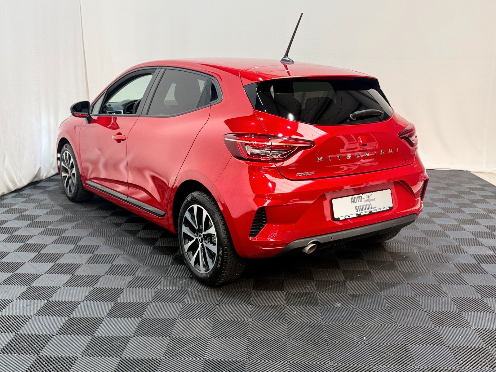 Fahrzeugabbildung Mitsubishi Colt 1.0 Plus / LED / RFK / Apple Carplay