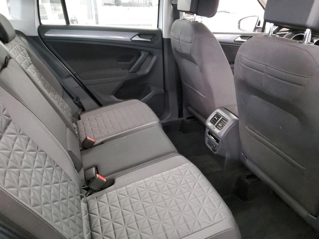 Fahrzeugabbildung Volkswagen Tiguan TSI Life DSG LED AHK Navi ACC RFK SH