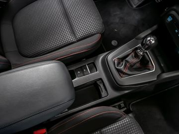 Ford Focus Turnier 1.0 EcoBoost Hybrid ST-Line LED