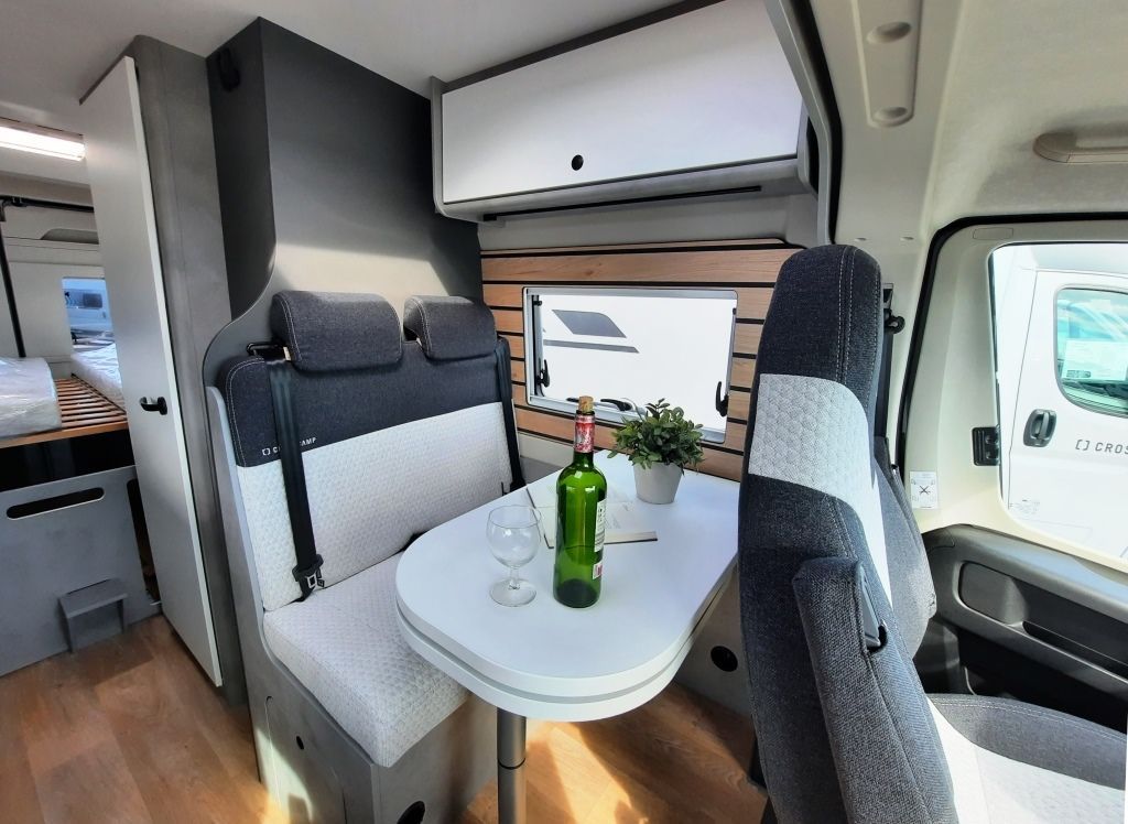 Fahrzeug Übersicht 8 Fahrzeugabbildung Crosscamp ADVTR 6.4 EF Verfüg./Sparen Sie 1.299,- €