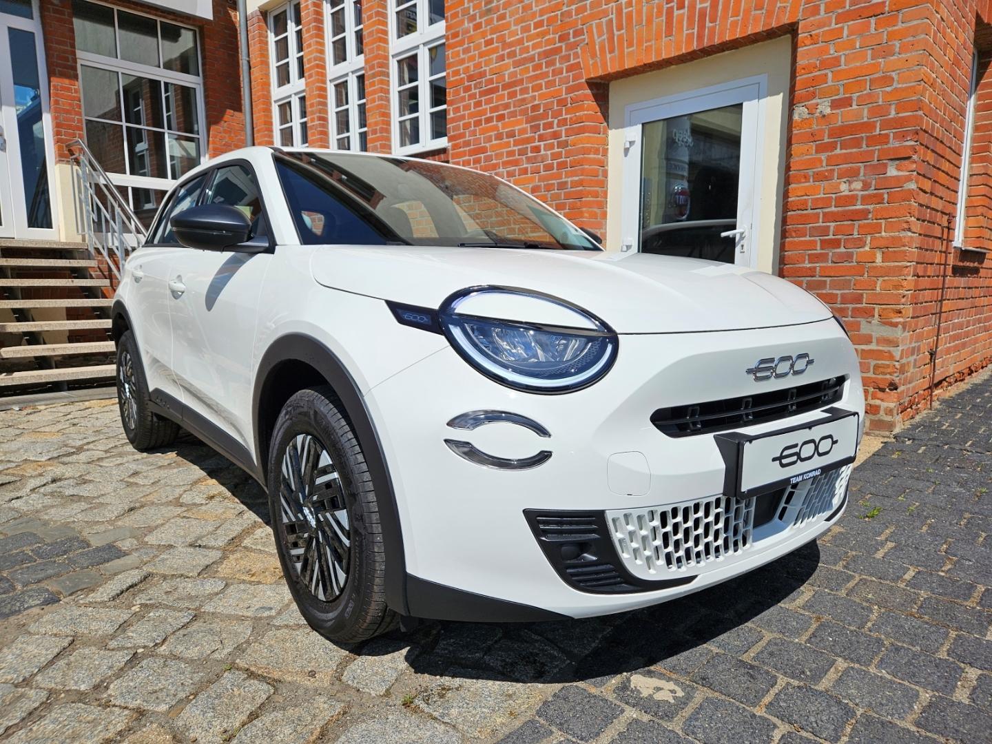 Fiat 600 1.2T MHEV - 136 PS - Winter Paket - Android/