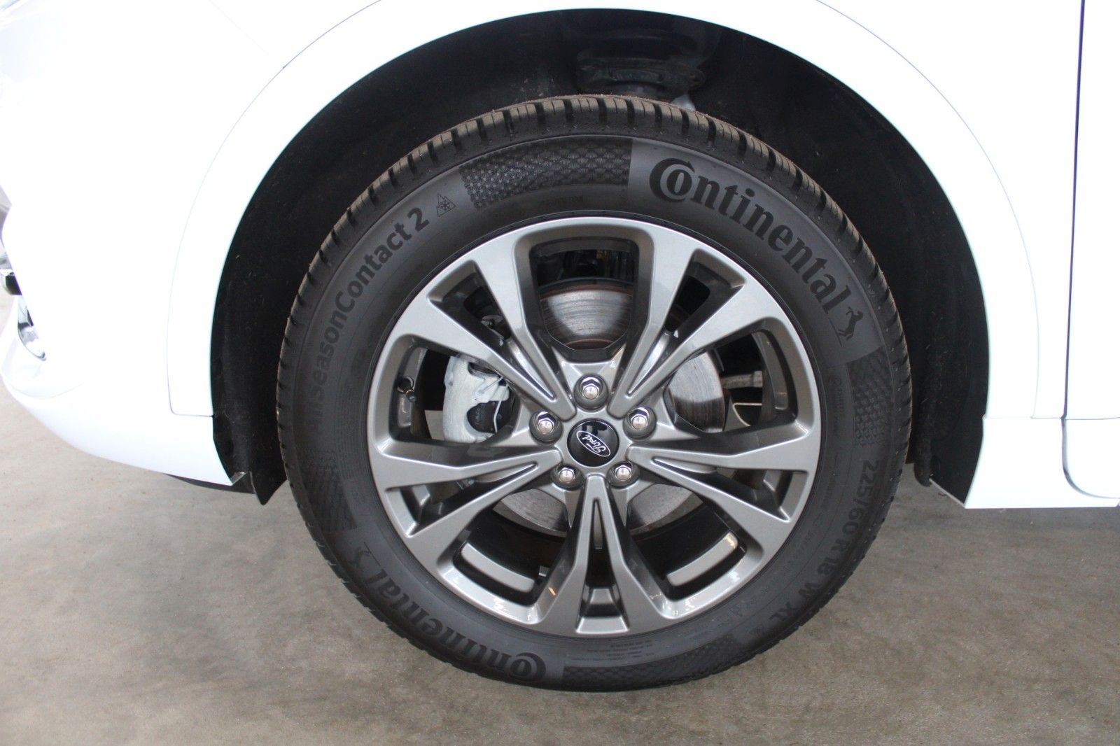 Fahrzeugabbildung Ford Kuga PHEV ST-Line NAVI DAB CAM WinterPaket