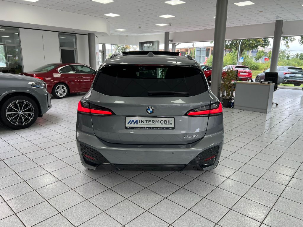 BMW 223 Active Tourer i M-Sport*PANO*HUD*H-K*360°