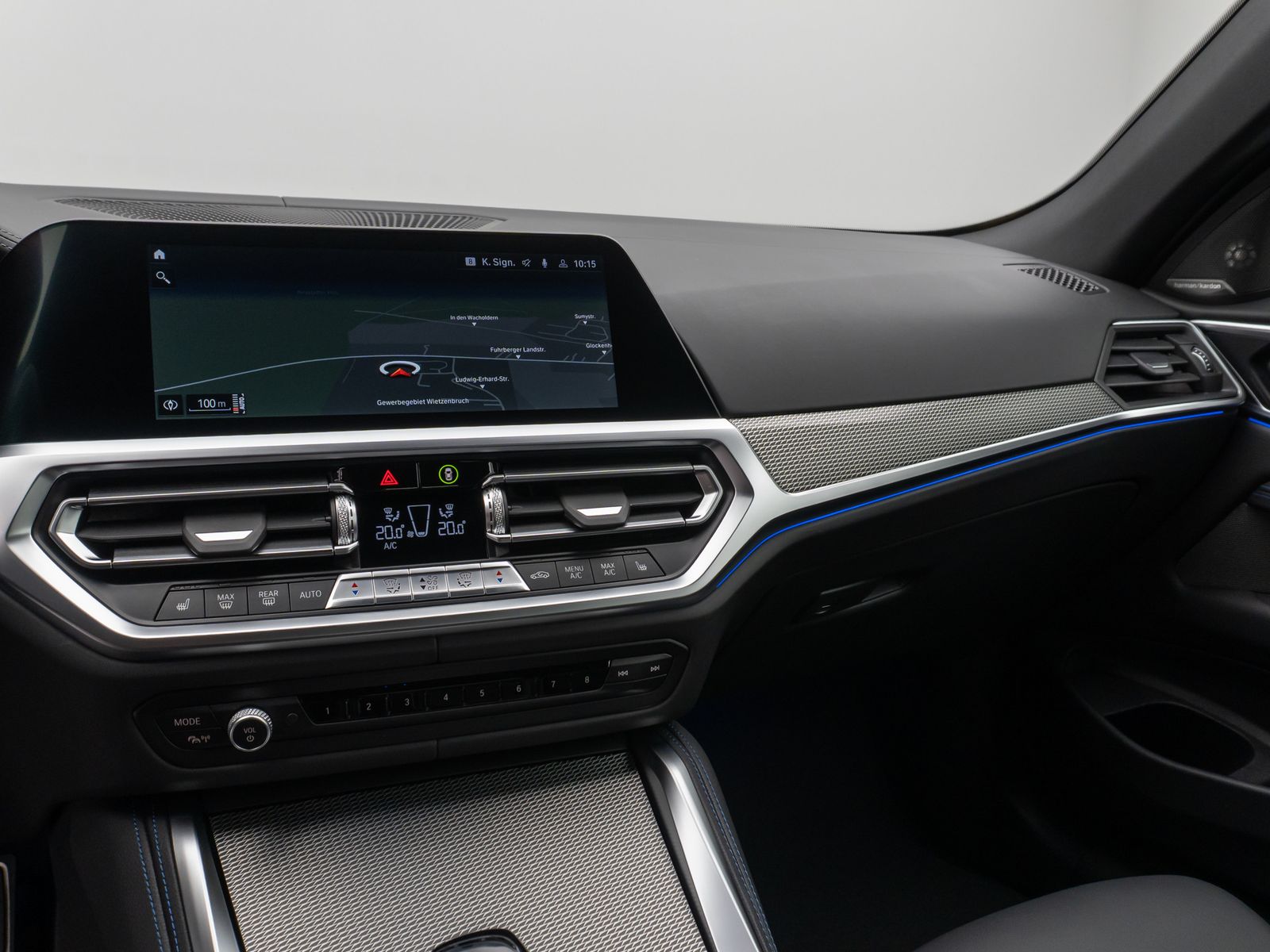 Fahrzeugabbildung BMW M440i xD Cabrio DAB Kamera HUD Individual 19Zoll