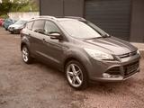 Ford Kuga 1,6 EcoBoost - Ford Kuga mit Benzin-Antrieb: Geländewagen, 1.6