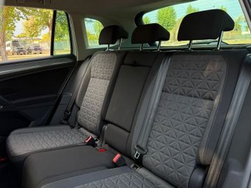 Volkswagen Tiguan - 9