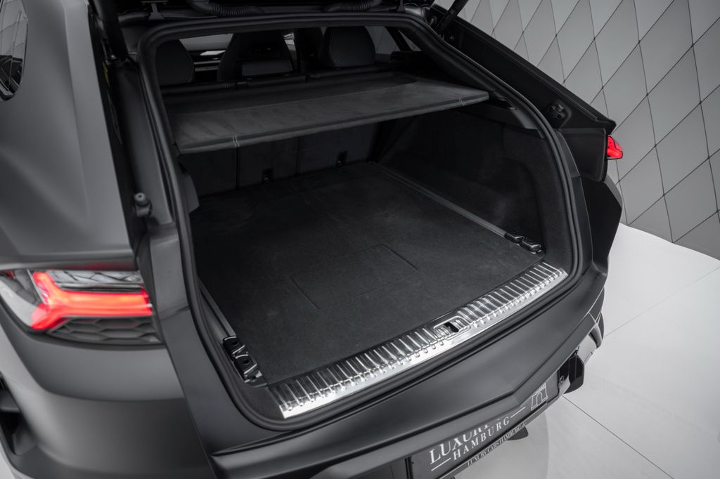 Urus 4.0 V8 SE MATT BLACK AKRAPOVIC CARBON - Bild 33