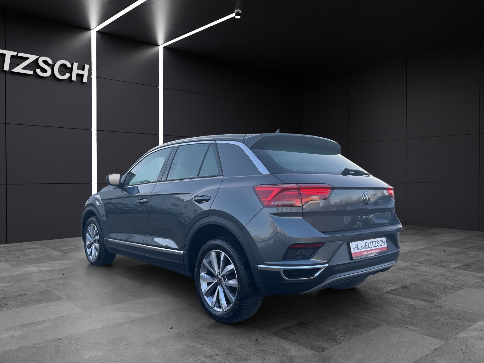 Fahrzeugabbildung Volkswagen T-Roc Style TSI DSG SHZ PDC WeConnect Navi