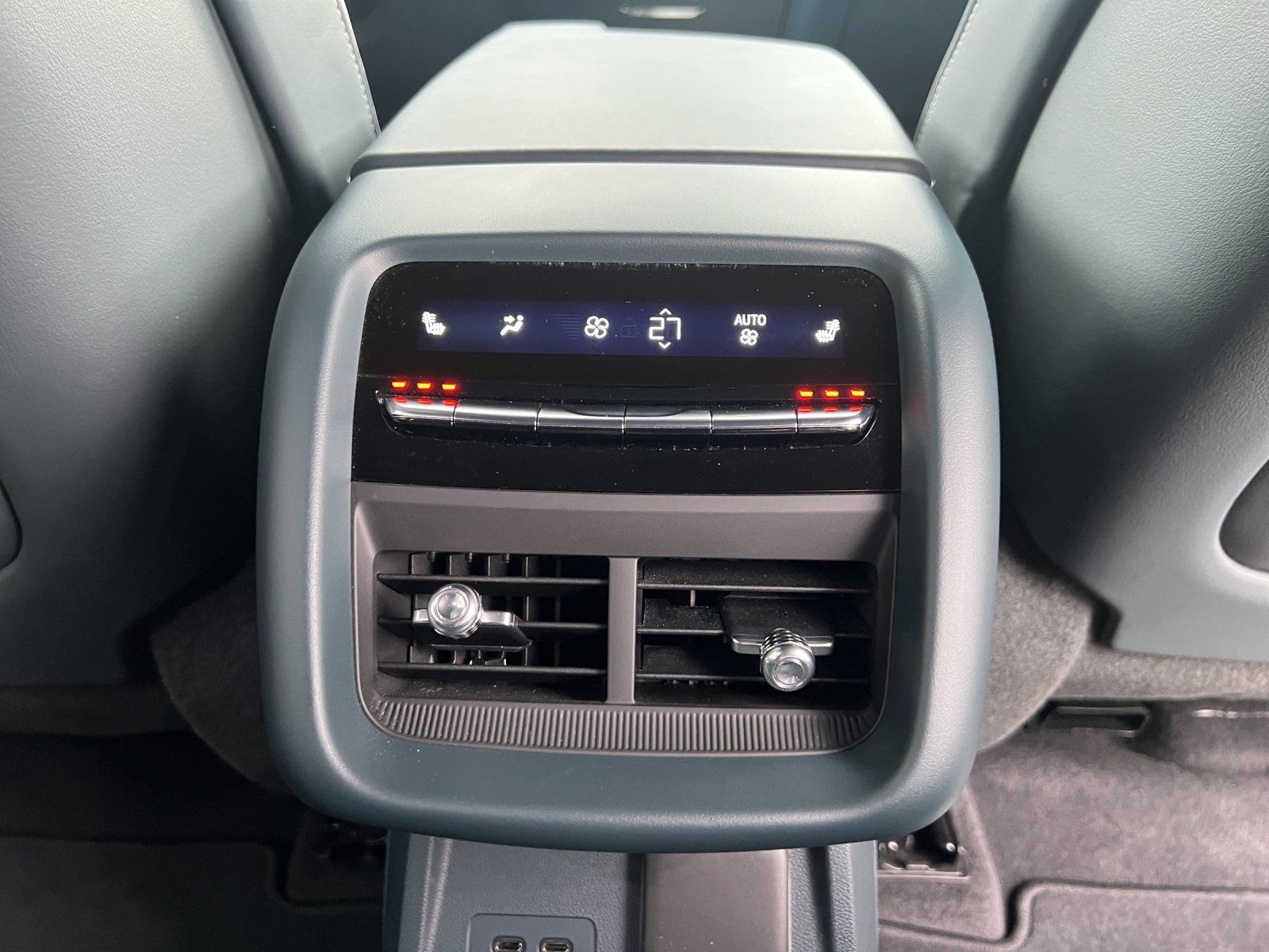 Fahrzeugabbildung Cadillac Lyriq AWD Sport/PANO-DACH/MASSAGE/AKG/ACC/360°KA
