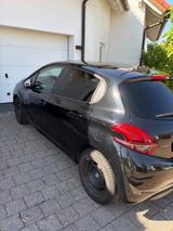 Peugeot 208 PureTech 110 Signature Signature - Peugeot 208 Signature mit Benzin-Antrieb