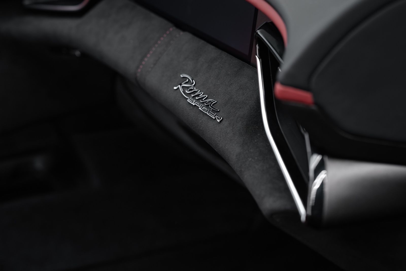 Fahrzeugabbildung Ferrari Roma Spider CARBON/DAYTONA/PASSENGER DISPLAY