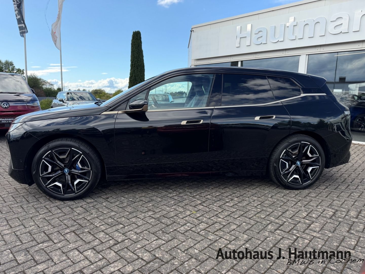 BMW iX xDrive 50 AHK LUFTF. PANO B&W foto 4