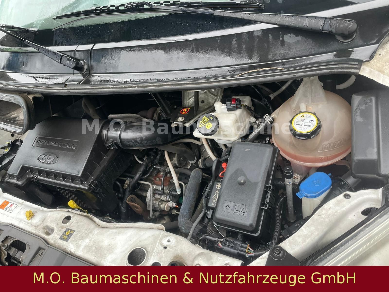 Fahrzeugabbildung Ford Transit 115T300 / 9 Sitzer