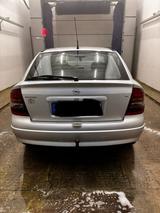 Opel Astra 1.6 Njoy Njoy - Opel Astra Njoy mit Benzin-Antrieb