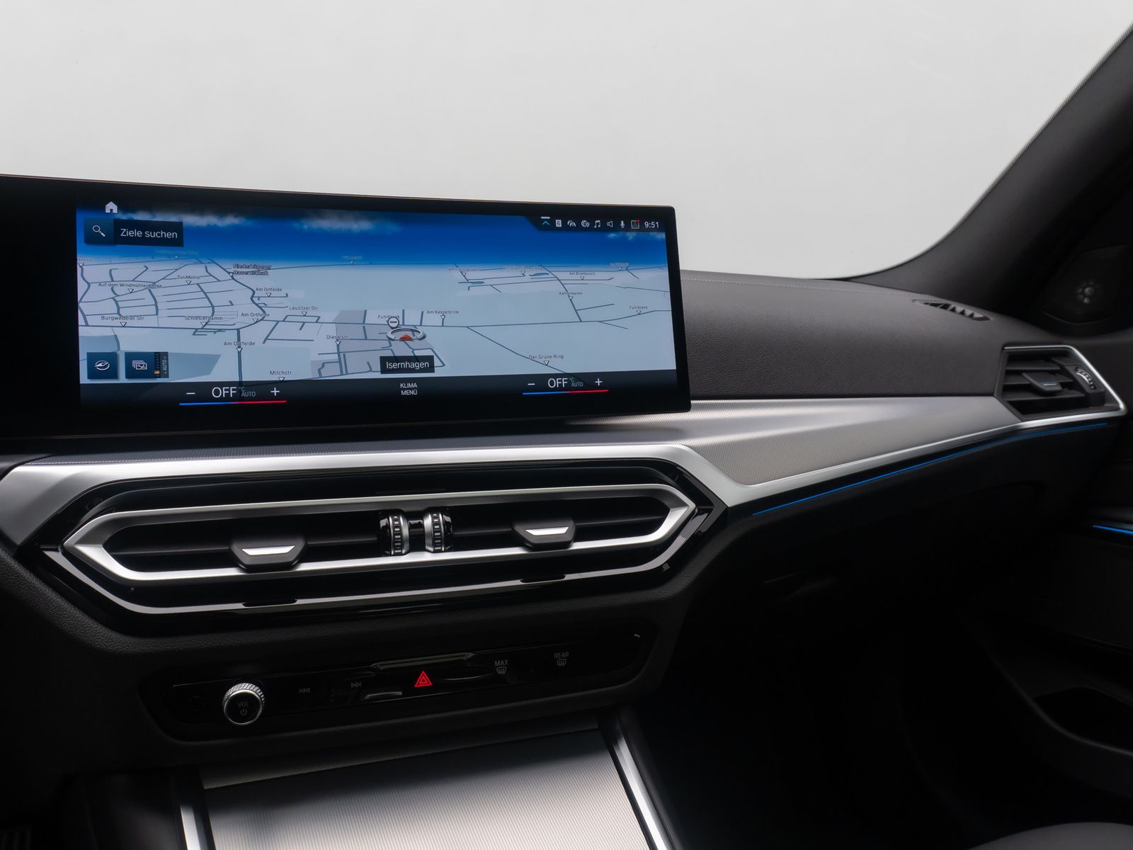 Fahrzeugabbildung BMW 330i Panoram Kamera HUD DAB H/K Komfort Alarm