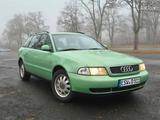 Audi A4 1.8 Avant - paradiesgrün - Audi A4 aus 1998: Kombi