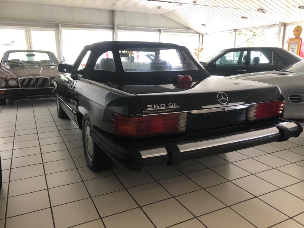 Mercedes-Benz SL 560