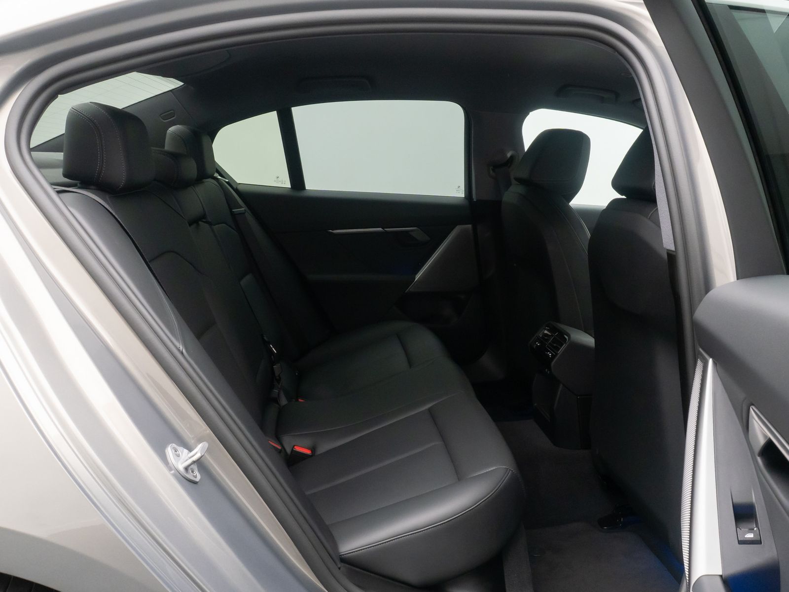 Fahrzeugabbildung BMW 520d Kamera DAB Leder DrivAss Alarm Sport 18Zoll