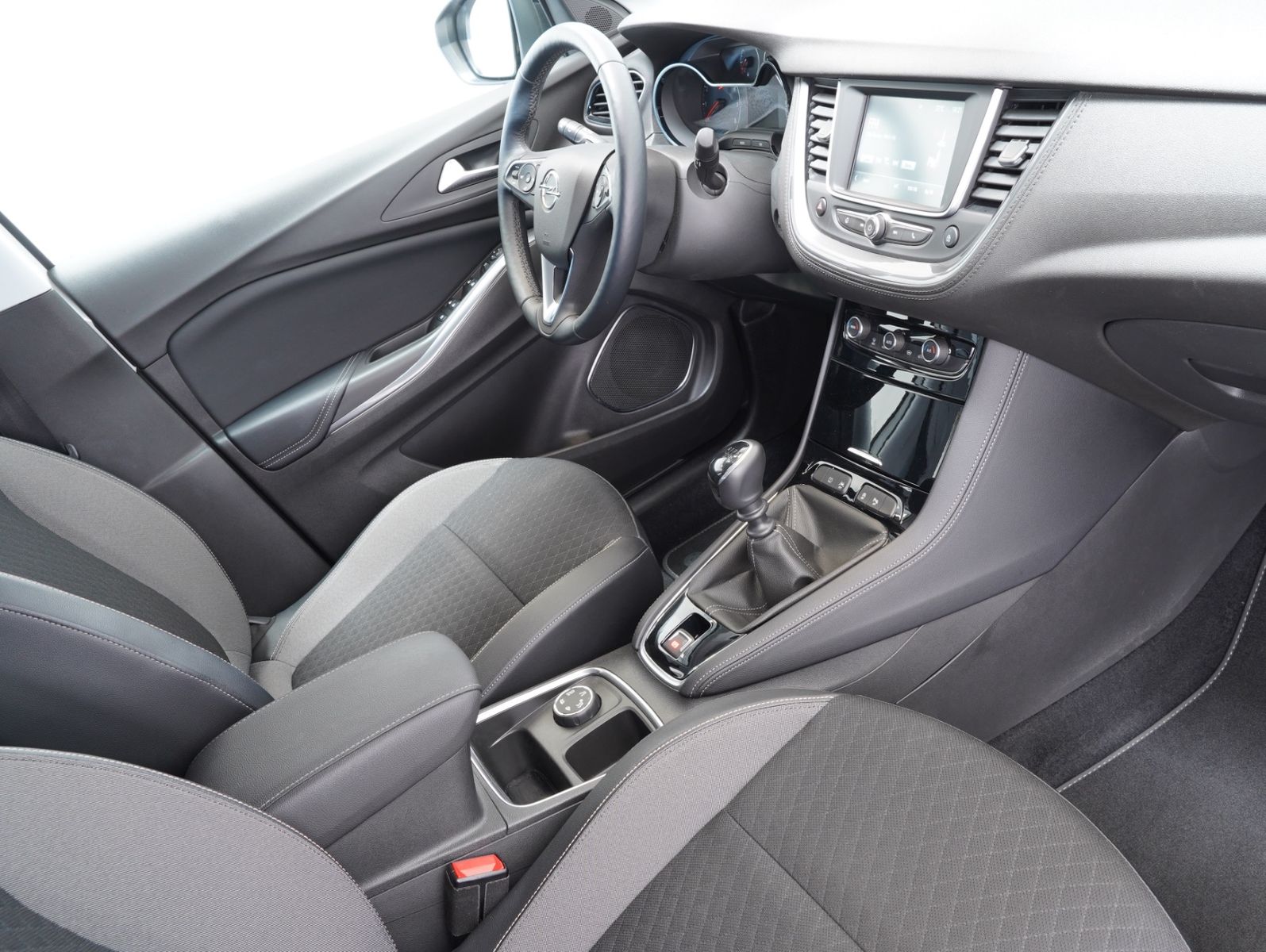 Fahrzeugabbildung Opel Grandland (X) 1.2 Turbo Innovation CARPLAY/AHK
