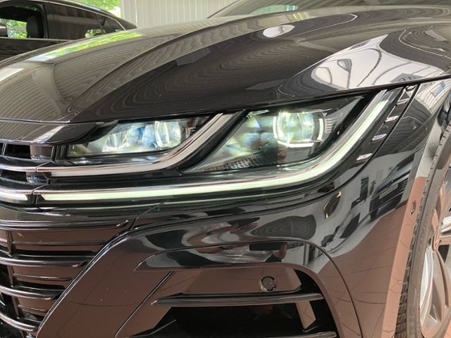 Fahrzeugabbildung Volkswagen Arteon R Shooting Brake 4M 2.0 TSI DSG 4 PANO NA