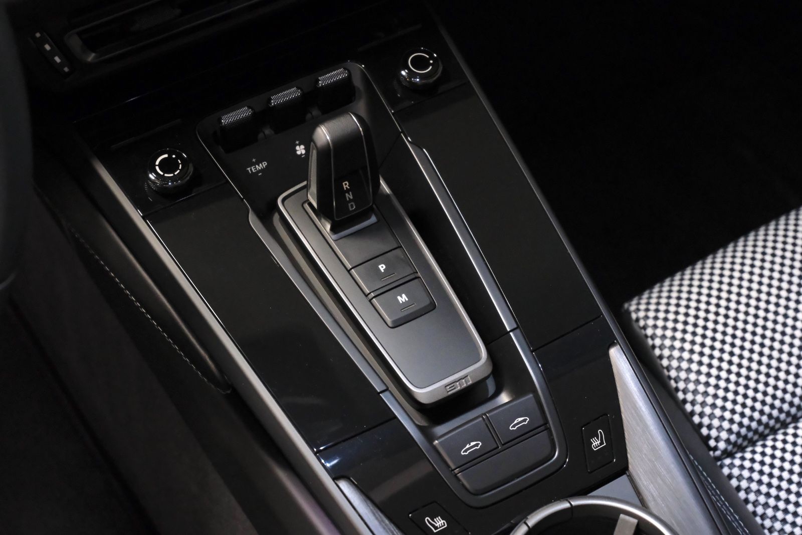 Porsche 911 Targa 4 GTS 50 Jahre Porsche Design Edition foto 24