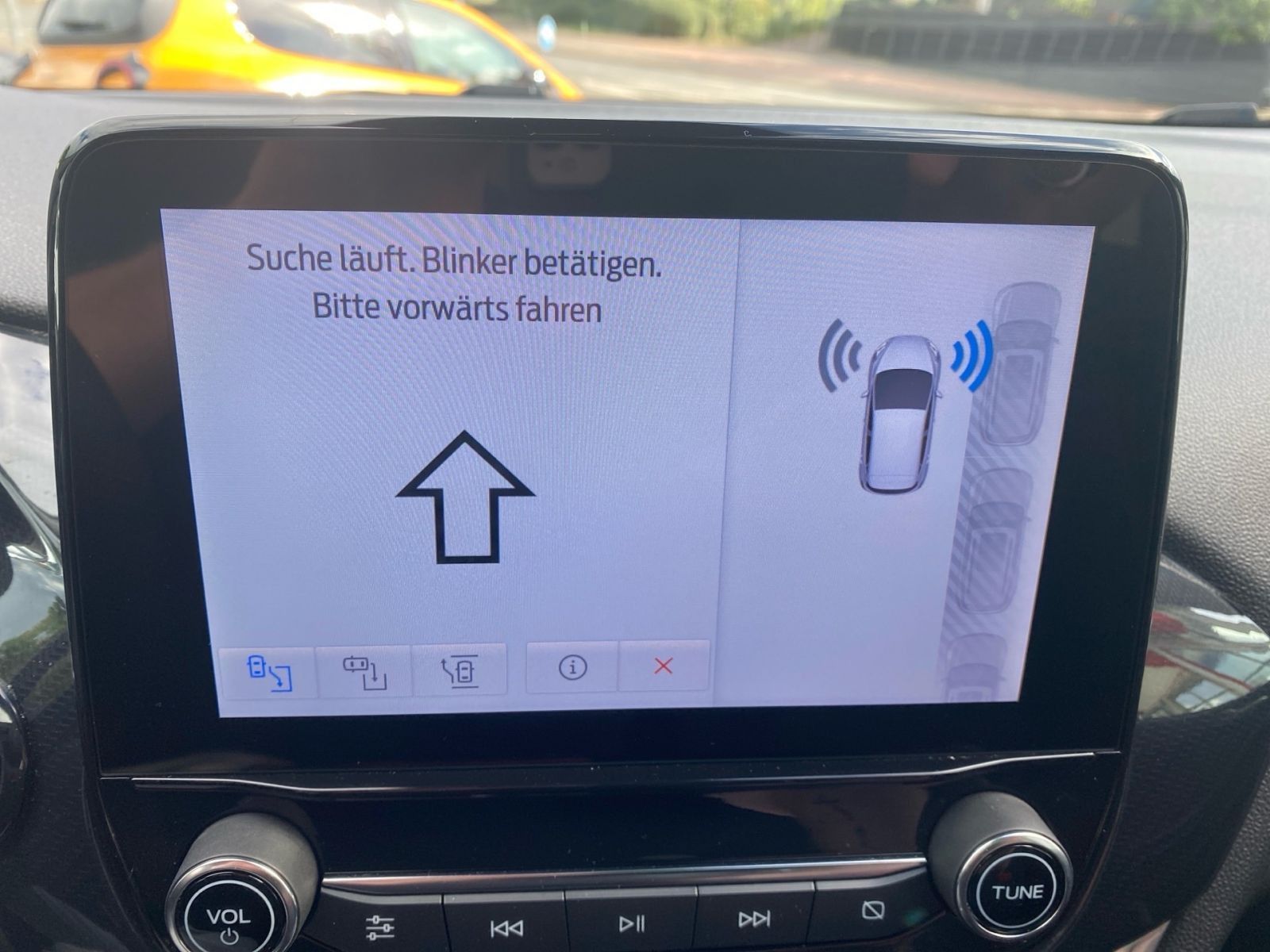 Fahrzeugabbildung Ford Fiesta 1.0 EcoBoost Hybrid Automatik ST-Line X