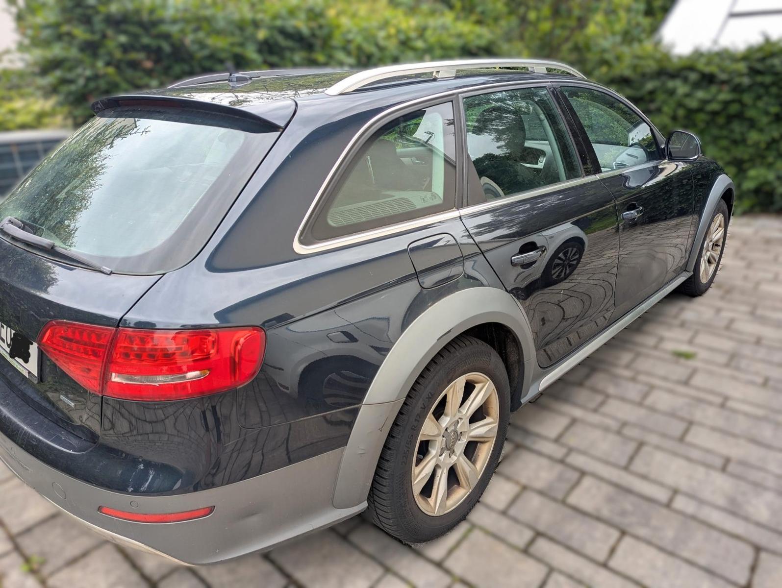 Audi A4 ALLROAD 2011 — interior