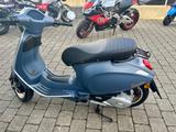 Vespa Primavera 125 Officina 8 Special Edition - VESPA BLAU ROLLER