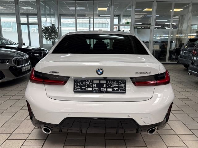 BMW 320 d xDrive M Sport 18'' ACC LCProf HiFi ad.M-F foto 4