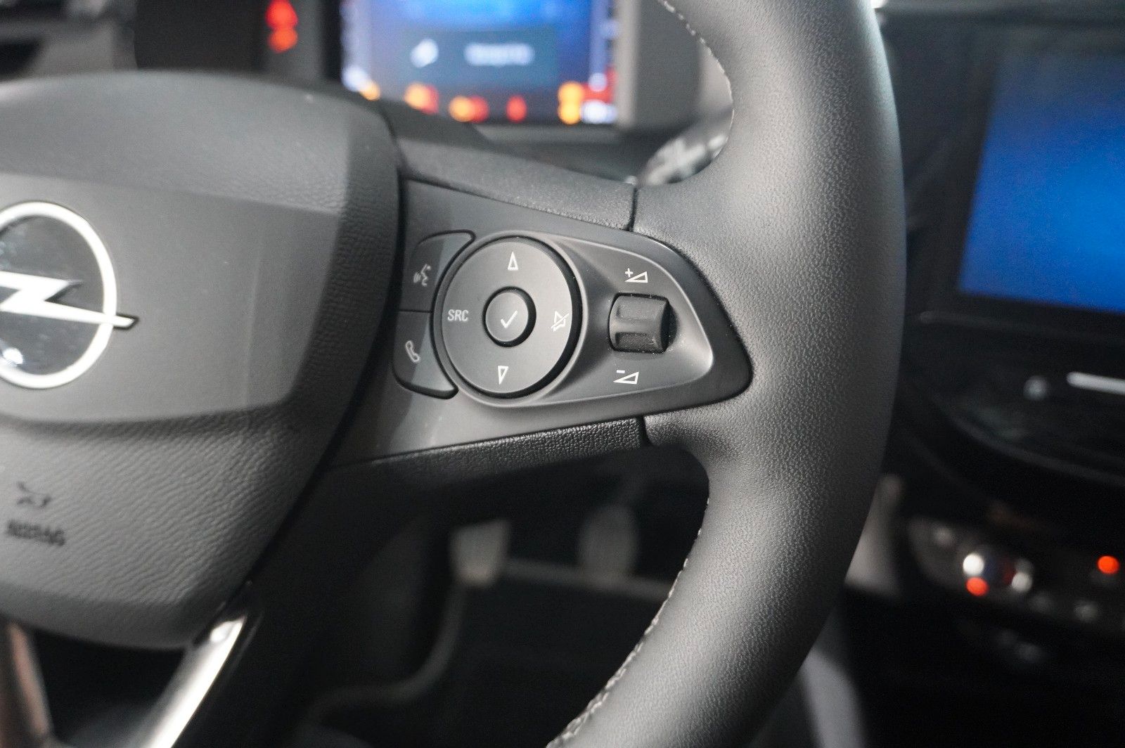 Fahrzeugabbildung Opel Corsa F 1.2 FACELIFT NAVI/LED/KAMERA/VIRTU./DAB+