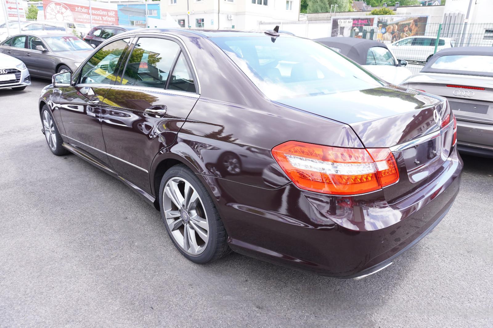 Mercedes-Benz E 300 CGI 4Matic *AMG Line*Xenon*Kamera*Navi*TOP