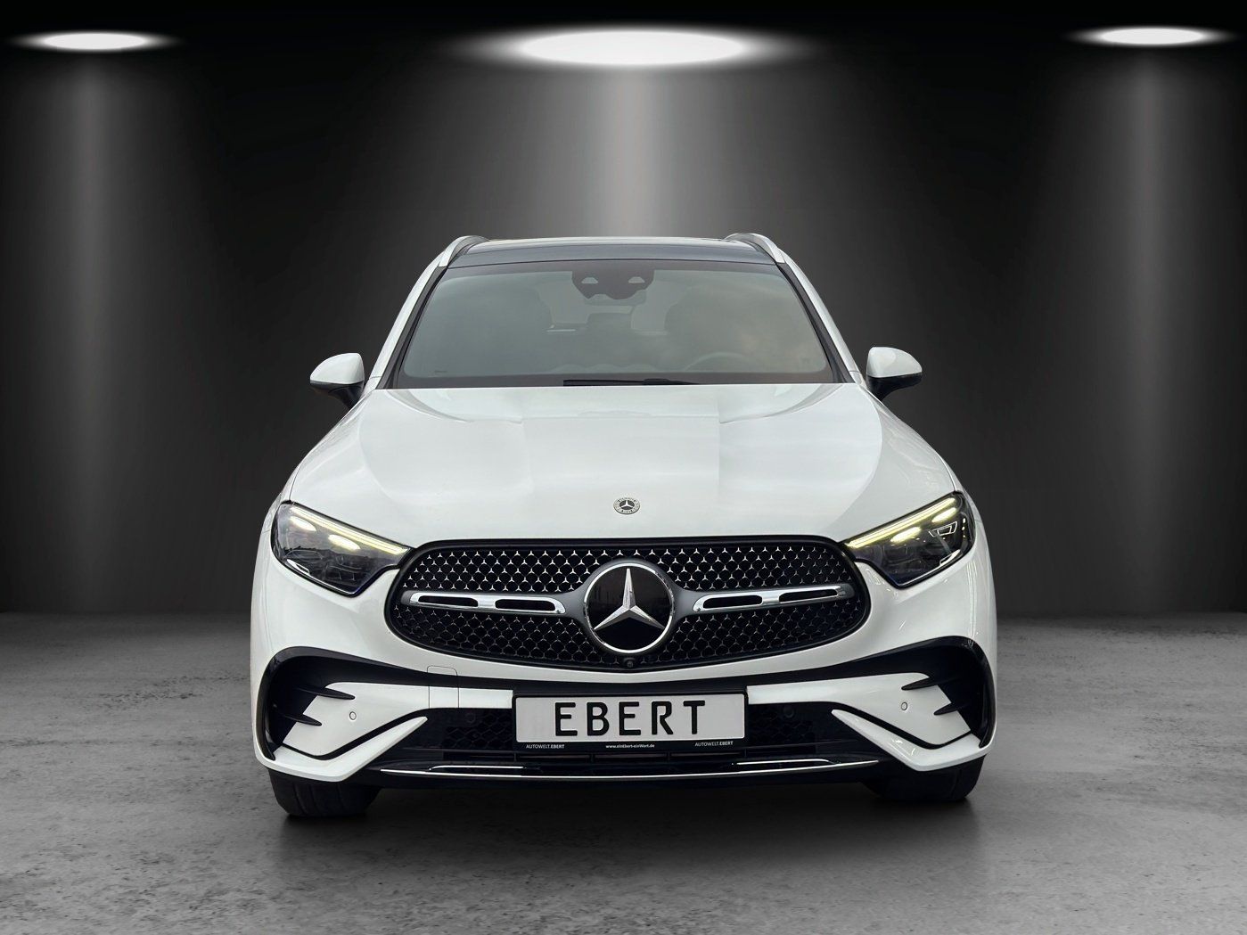 Fahrzeugabbildung Mercedes-Benz GLC 400 e 4MATIC+AMG-Line+AIRMATIC+AHK+DISTRONIC