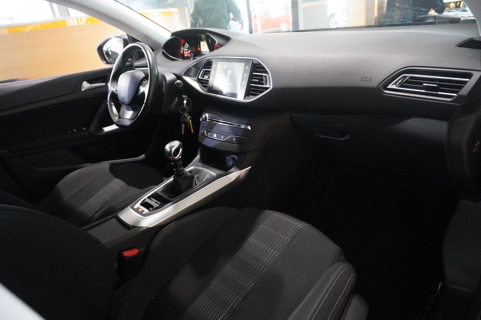 Fahrzeugabbildung Peugeot 308 SW 1.2T ALLURE NAVI/LED/KAMERA/SHZ/SPORT/AHK