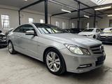 Mercedes-Benz E 250 Coupe CGI Avantgarde *PANO*SHZ*NAPPA*PDC* - gebrauchte Mercedes-Benz E 250 aus dem Jahr 2011