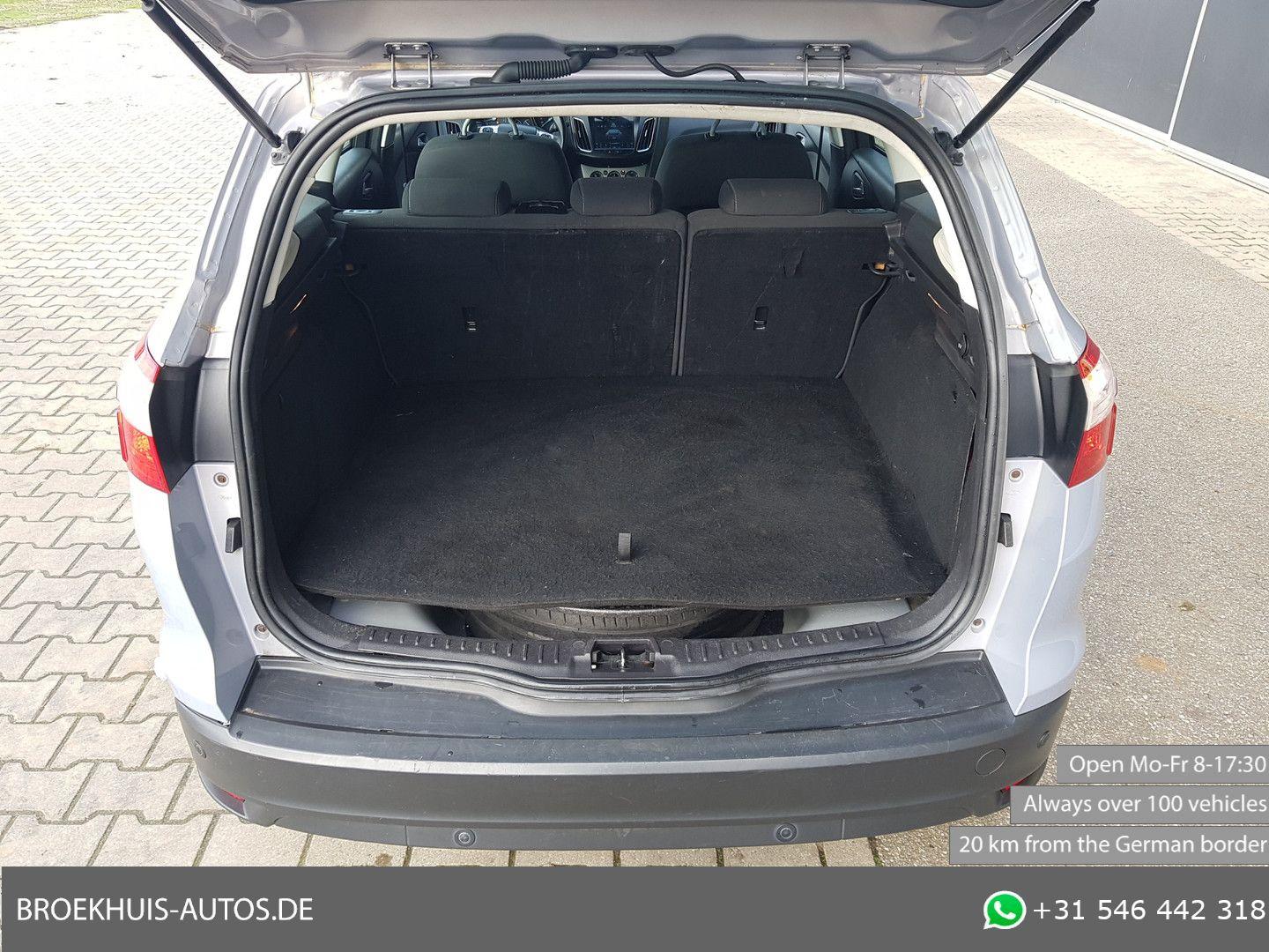 Ford Focus 2013 — photo 17
