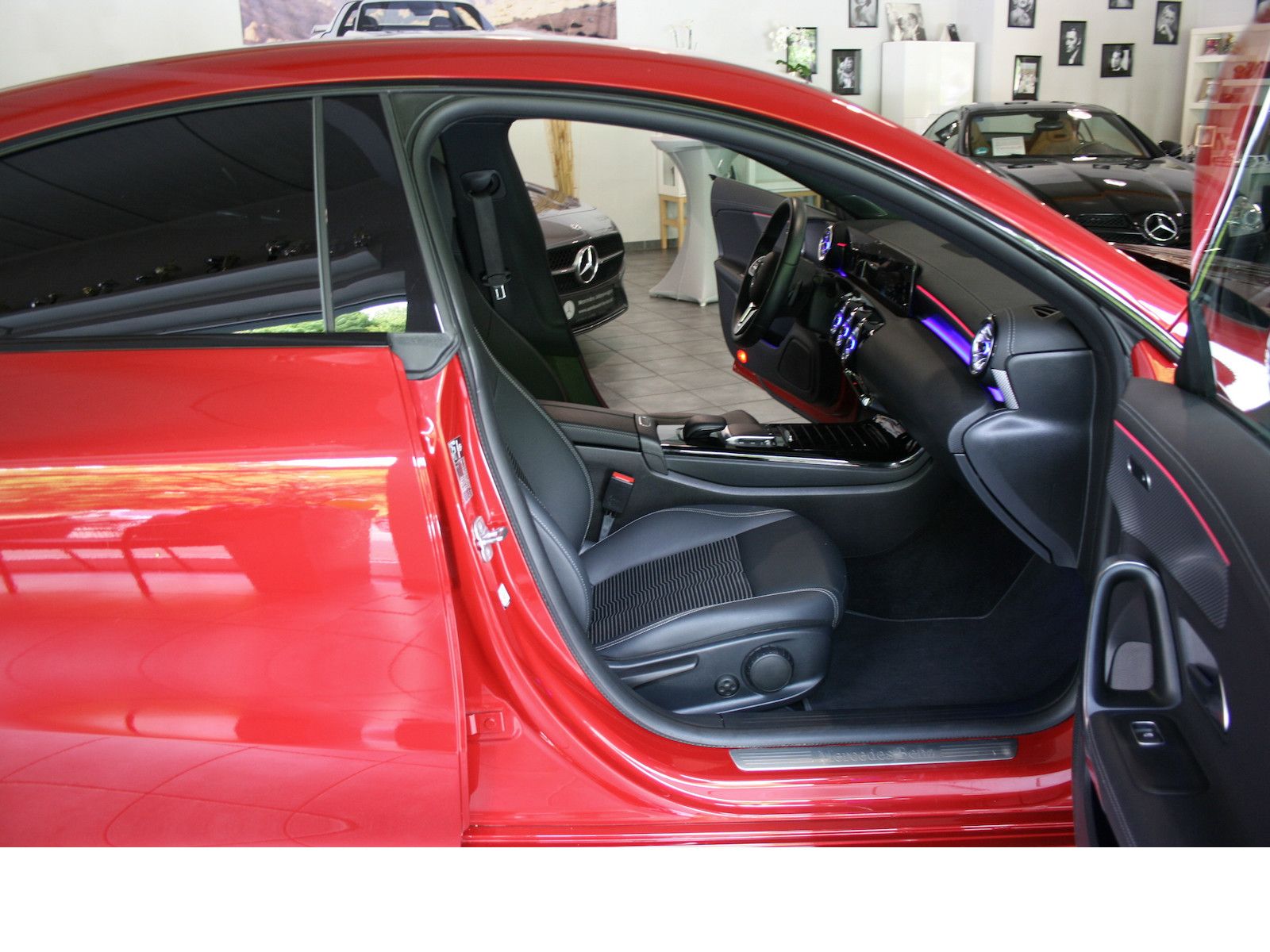 Fahrzeugabbildung Mercedes-Benz CLA 200 Progres. *Night-Paket*Totwinkel*Ambiente