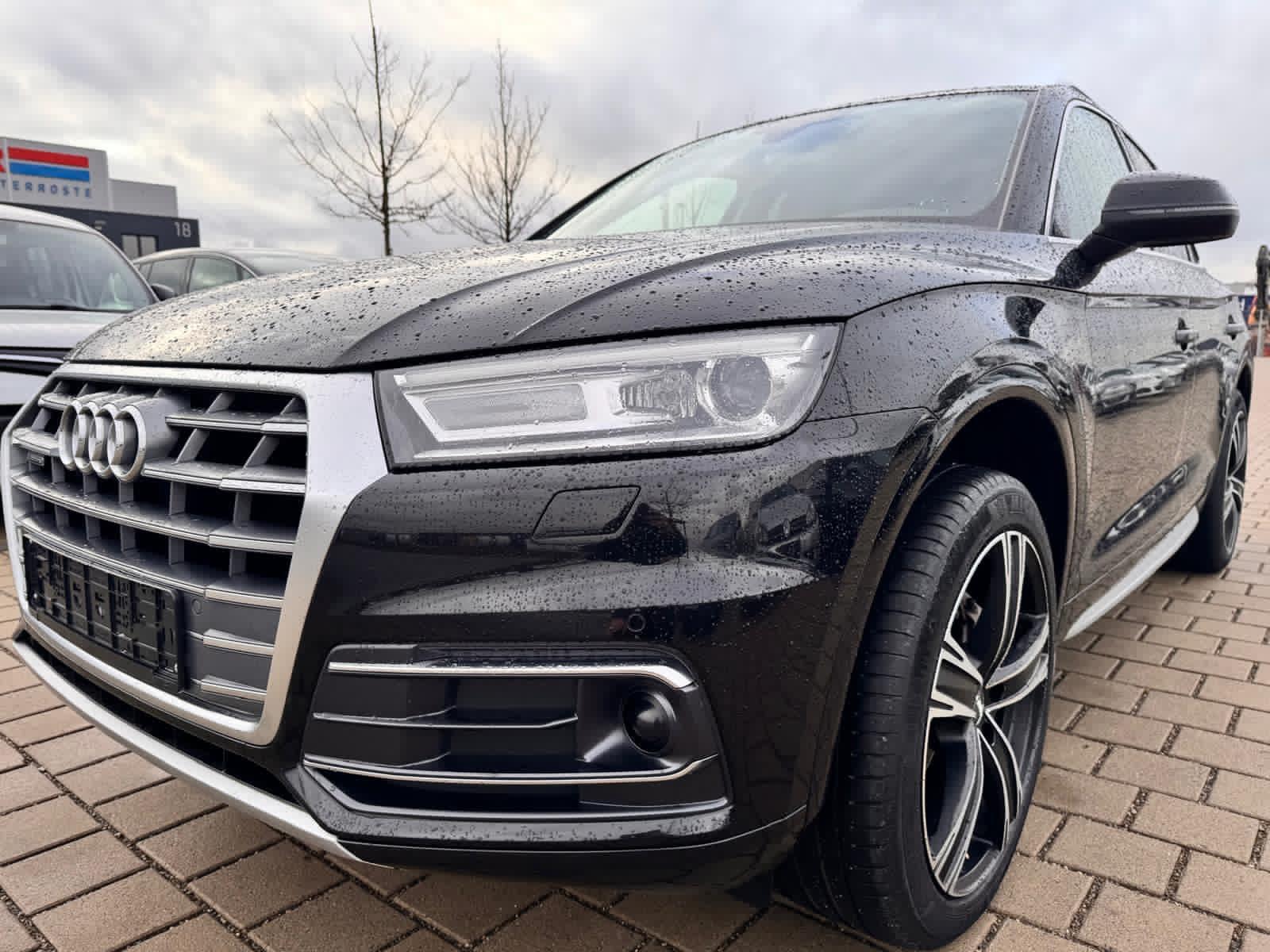 Audi Q5 SPORT 4X4 ALLRAD AHK/NAVI/KAMERA