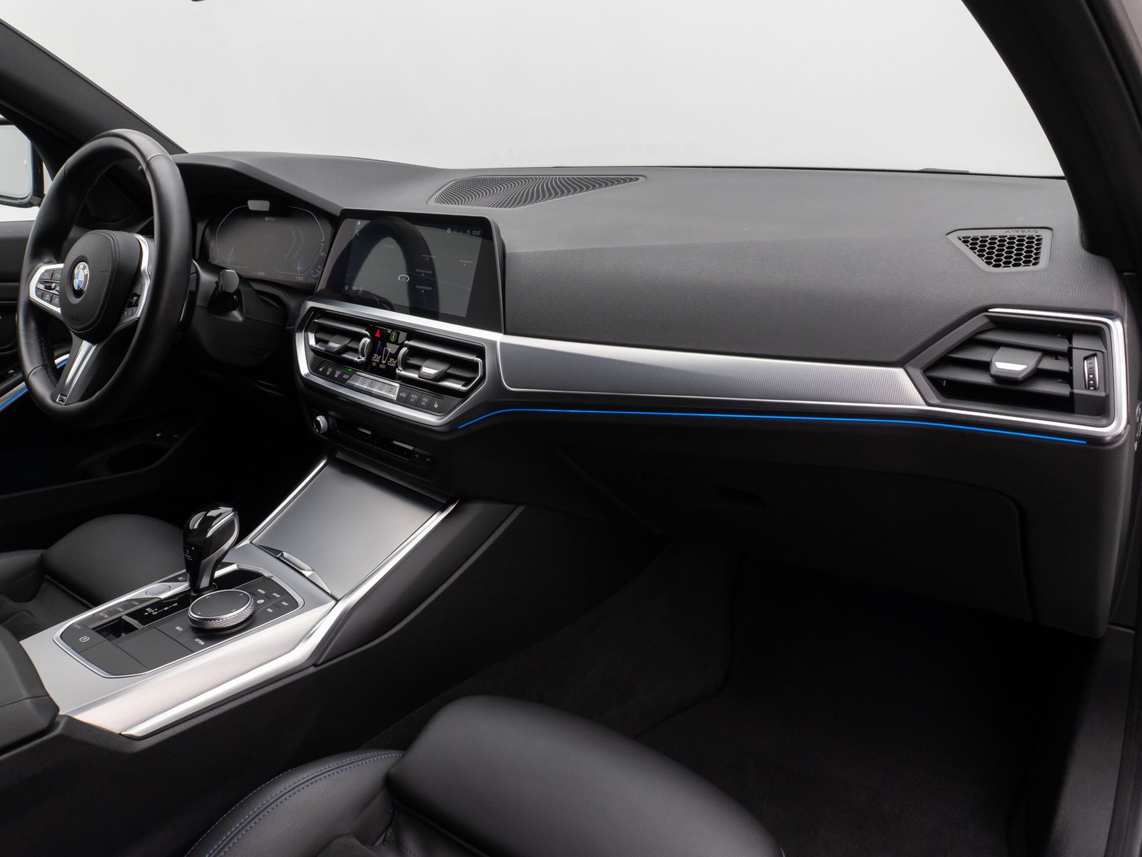 Fahrzeugabbildung BMW 330e M Sport Kamera Laser HUD DAB HiFi Komfort