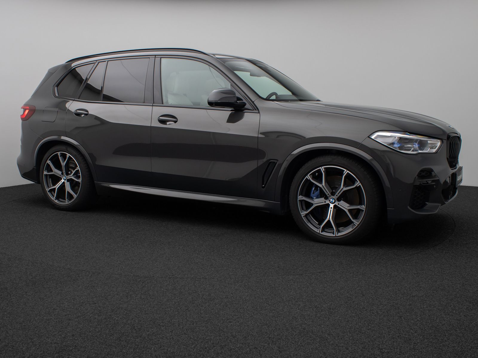 Fahrzeugabbildung BMW X5 xD40d M Sport Panorama Laser 360°HUD DAB H/K