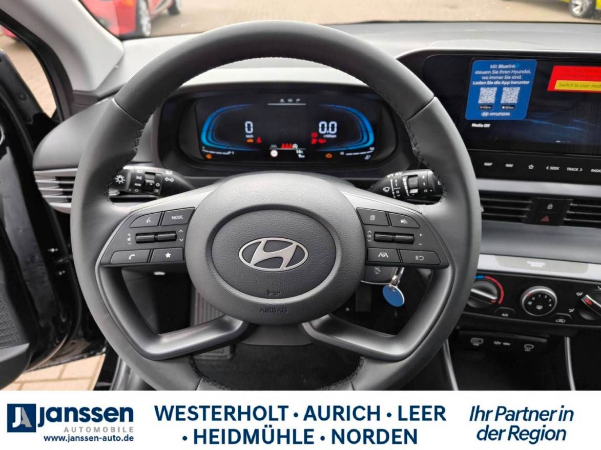 Fahrzeugabbildung Hyundai i20 Select Funktionspaket PDC Navi Rückfahrkamer