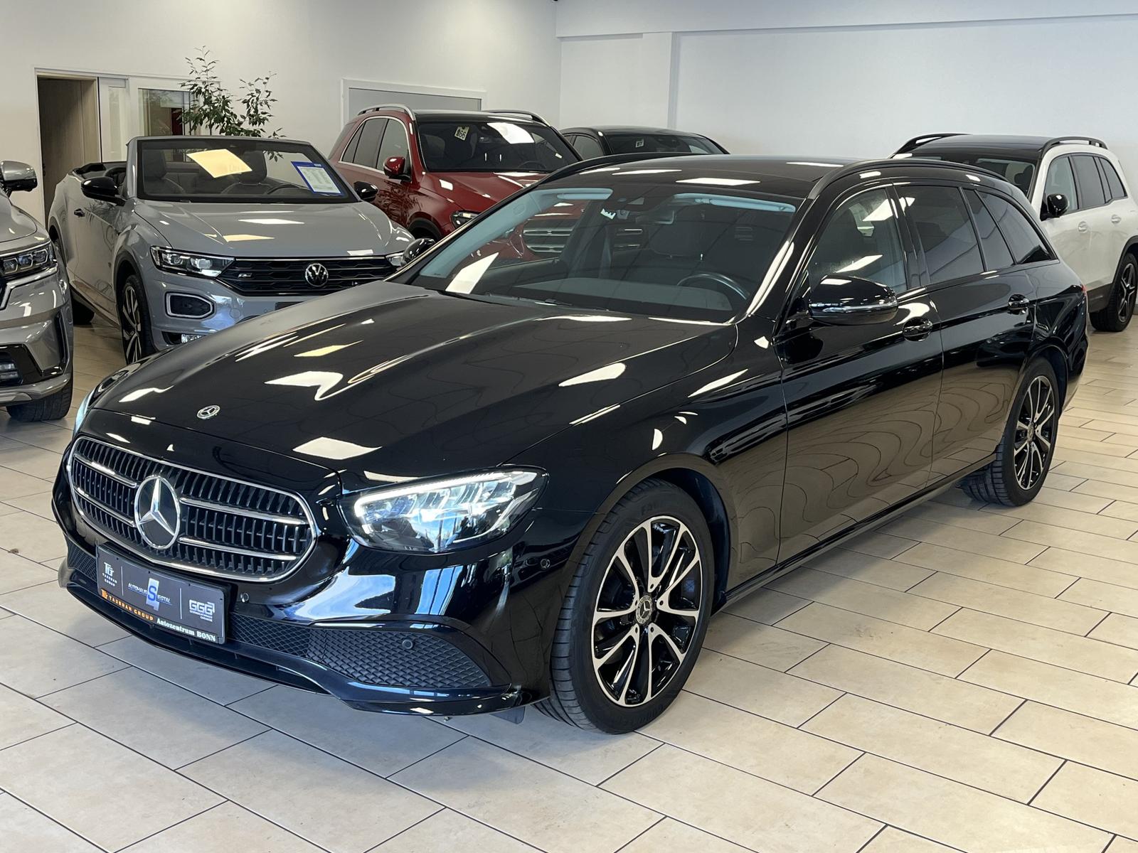 Mercedes-Benz E 220 AHK*Navi*ACC*R-Cam*SHZ*Pano*Night-Paket