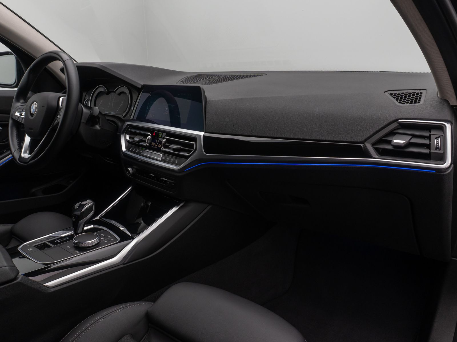 Fahrzeugabbildung BMW 320d Sport Line HUD 360°Komfort DriveAs Cockpit+