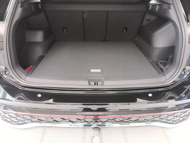 Fahrzeugabbildung Volkswagen Tiguan 1.5 eTSI DSG R-Line STANDHZG HD-MATRIX-LE