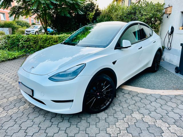 Tesla Model Y Long Range Dual Motor AWD Long Range