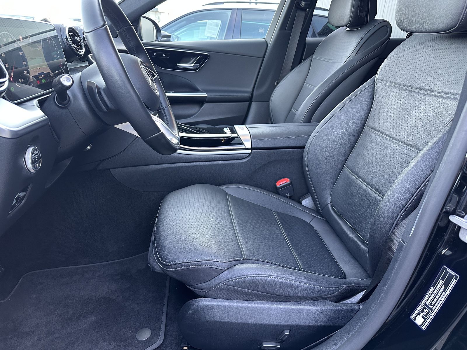 Fahrzeugabbildung Mercedes-Benz C 300e T Avantgarde NAV+LED+PANO+360°+V-COCKPIT