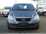 Mercedes-Benz A 160 Aut. | NAVI | BLUETOOTH | SHZ | AHK - Mercedes-Benz A 160 mit Benzin-Antrieb: Automatik