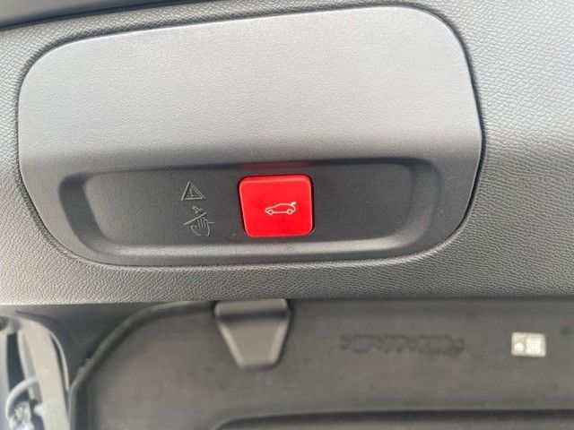 Fahrzeugabbildung Peugeot 408 GT PlugInHybrid 225 AT+Navigationssystem+Sou